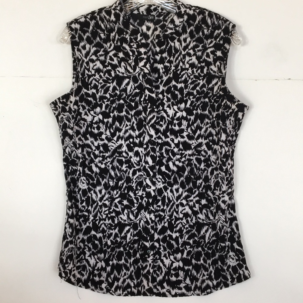 East 5th Sleeveless Button Down Blouse